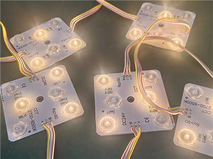 Dual-color blokchain module